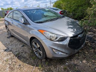 2013 Hyundai Elantra SE - Exterior Front Right Corner Image